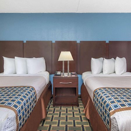 Travelodge By Wyndham Savannah Area/Richmond Hill Buitenkant foto