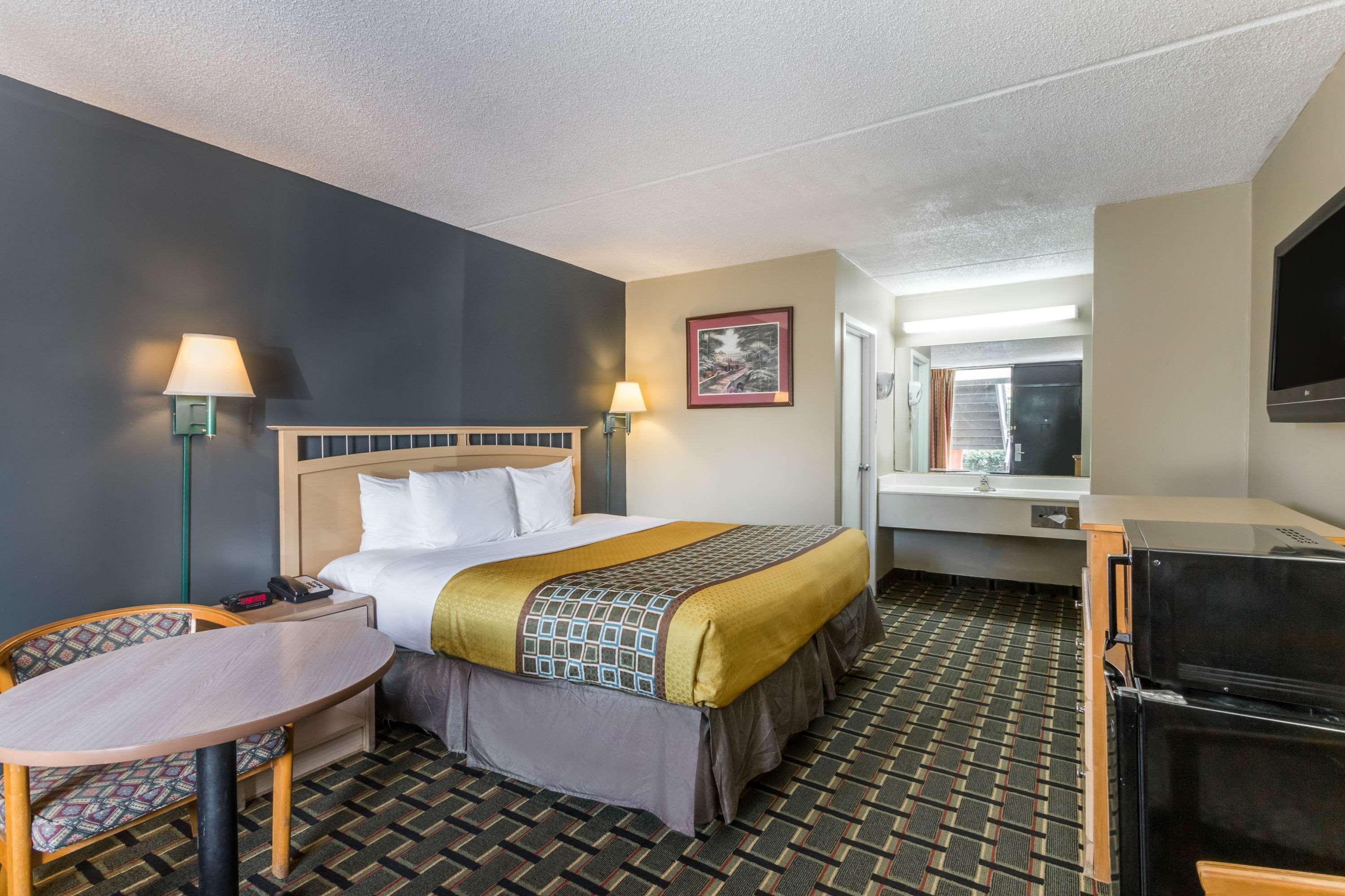 Travelodge By Wyndham Savannah Area/Richmond Hill Buitenkant foto