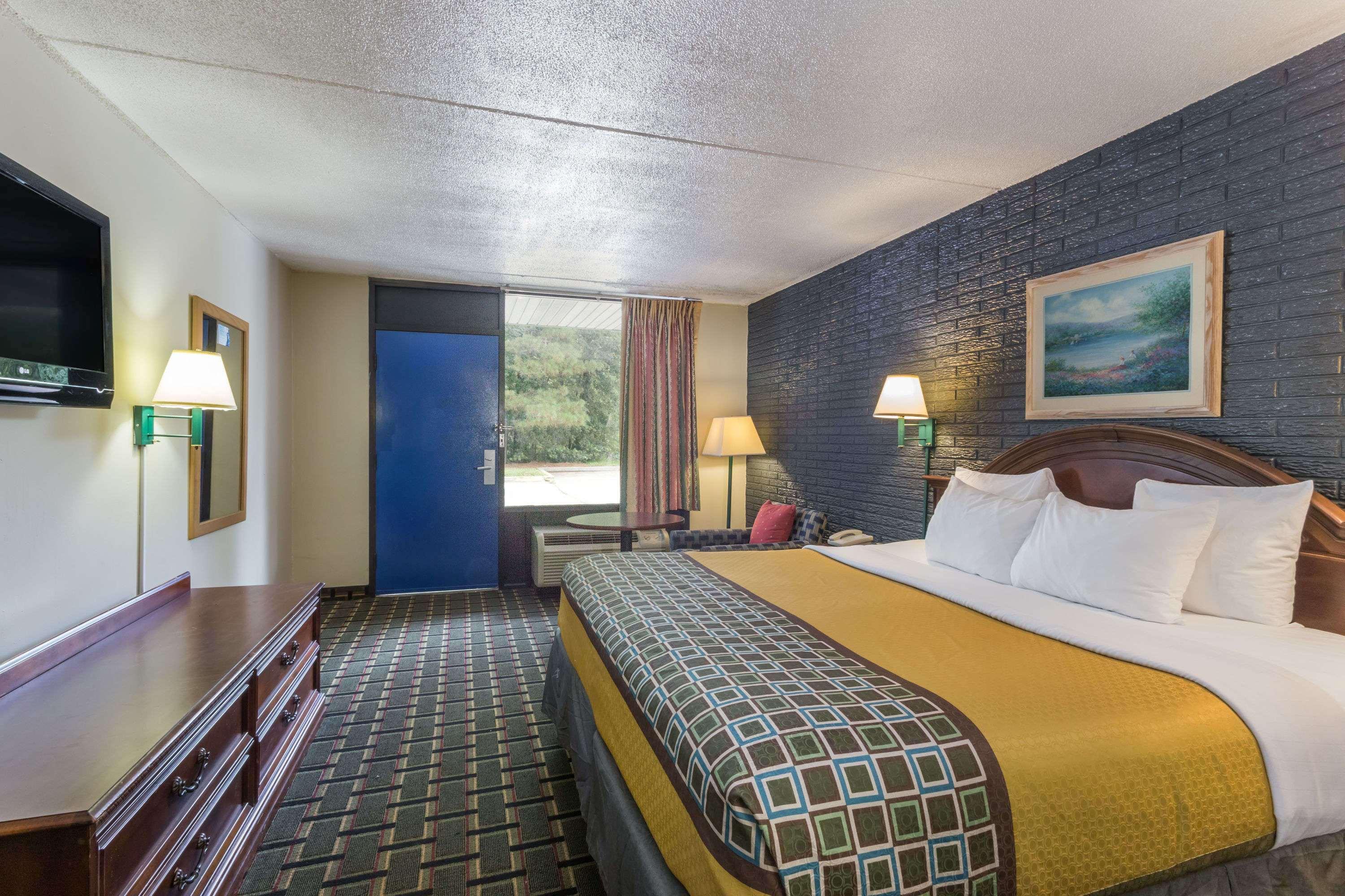 Travelodge By Wyndham Savannah Area/Richmond Hill Buitenkant foto