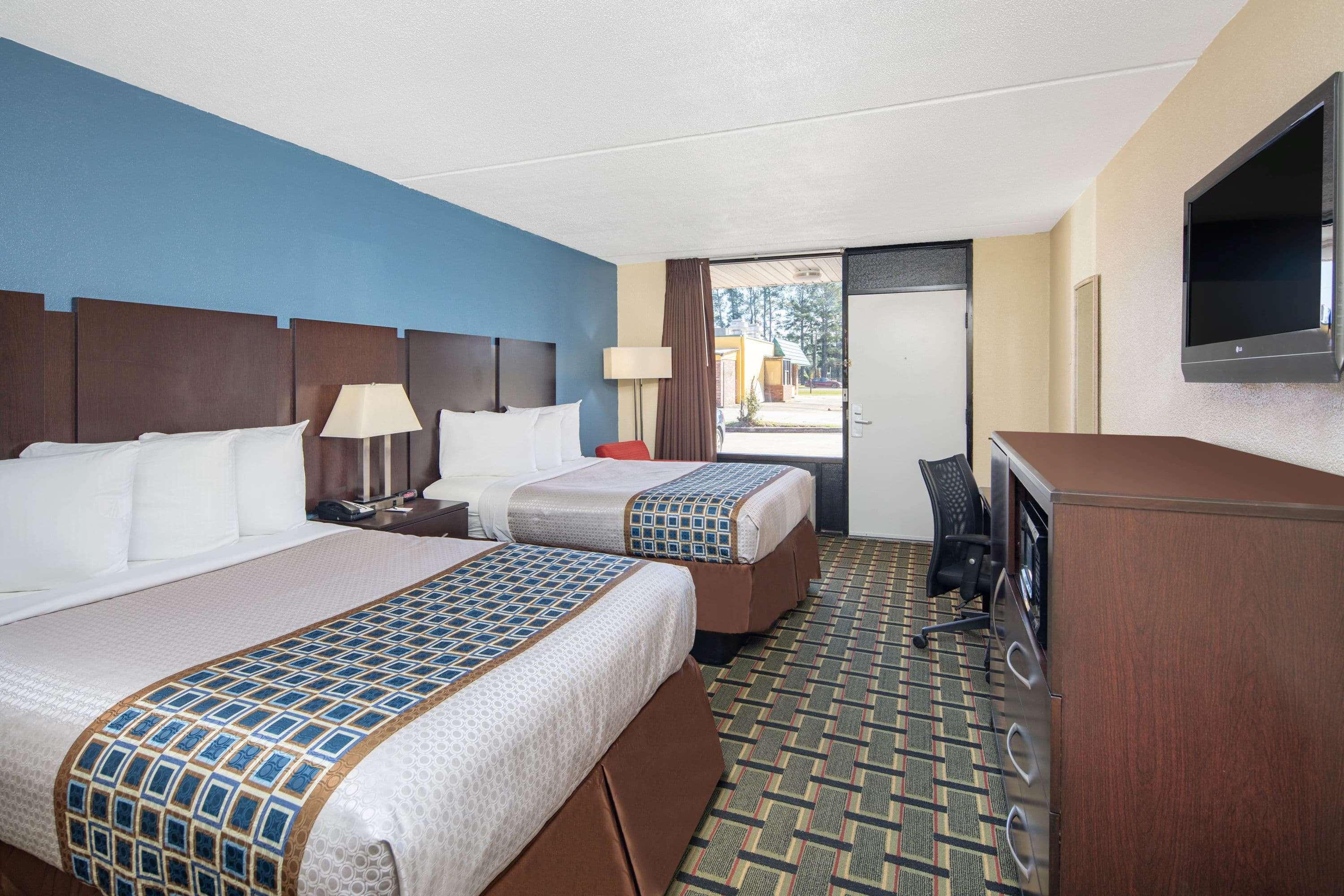 Travelodge By Wyndham Savannah Area/Richmond Hill Buitenkant foto