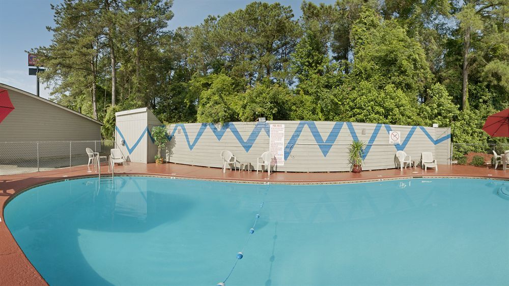 Travelodge By Wyndham Savannah Area/Richmond Hill Buitenkant foto
