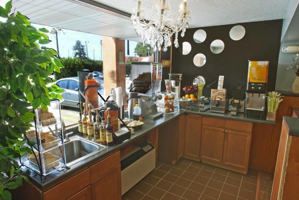 Travelodge By Wyndham Savannah Area/Richmond Hill Buitenkant foto