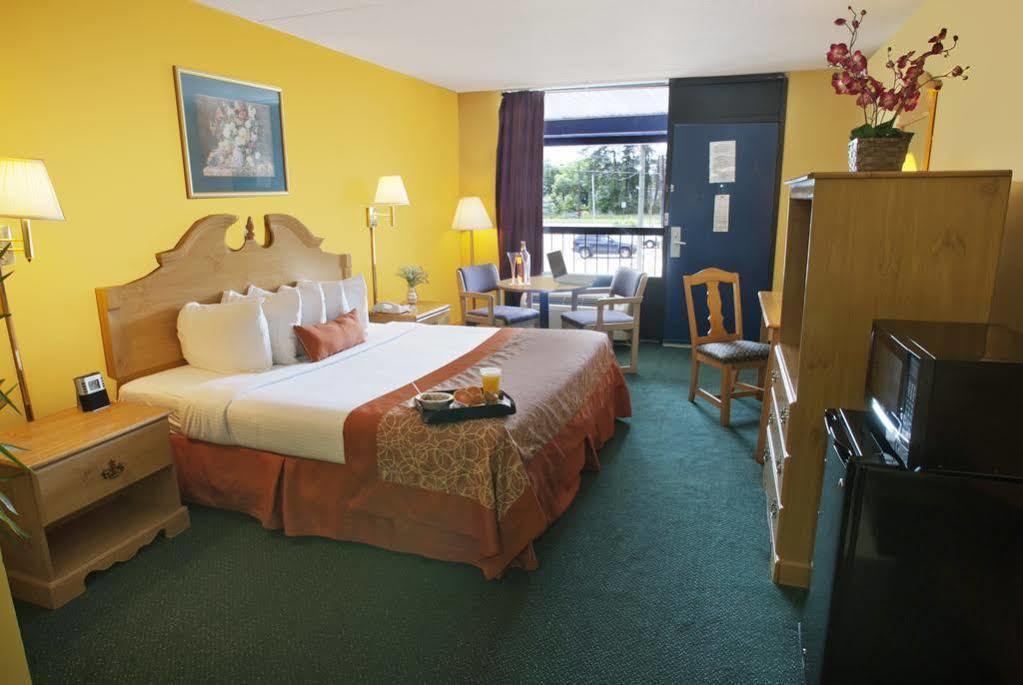 Travelodge By Wyndham Savannah Area/Richmond Hill Buitenkant foto