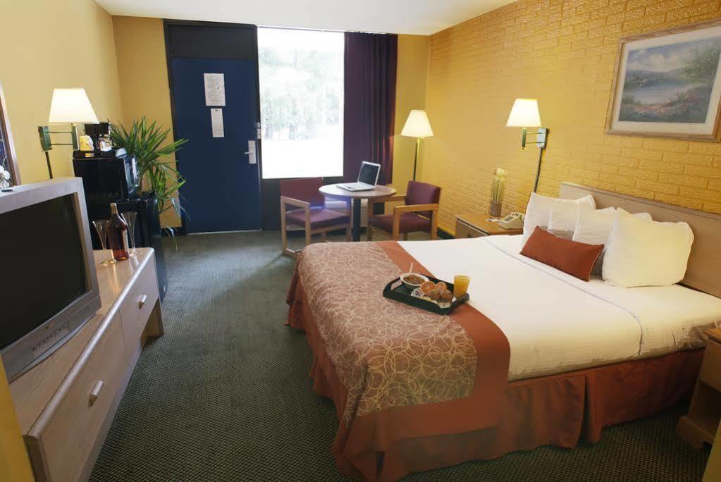 Travelodge By Wyndham Savannah Area/Richmond Hill Buitenkant foto